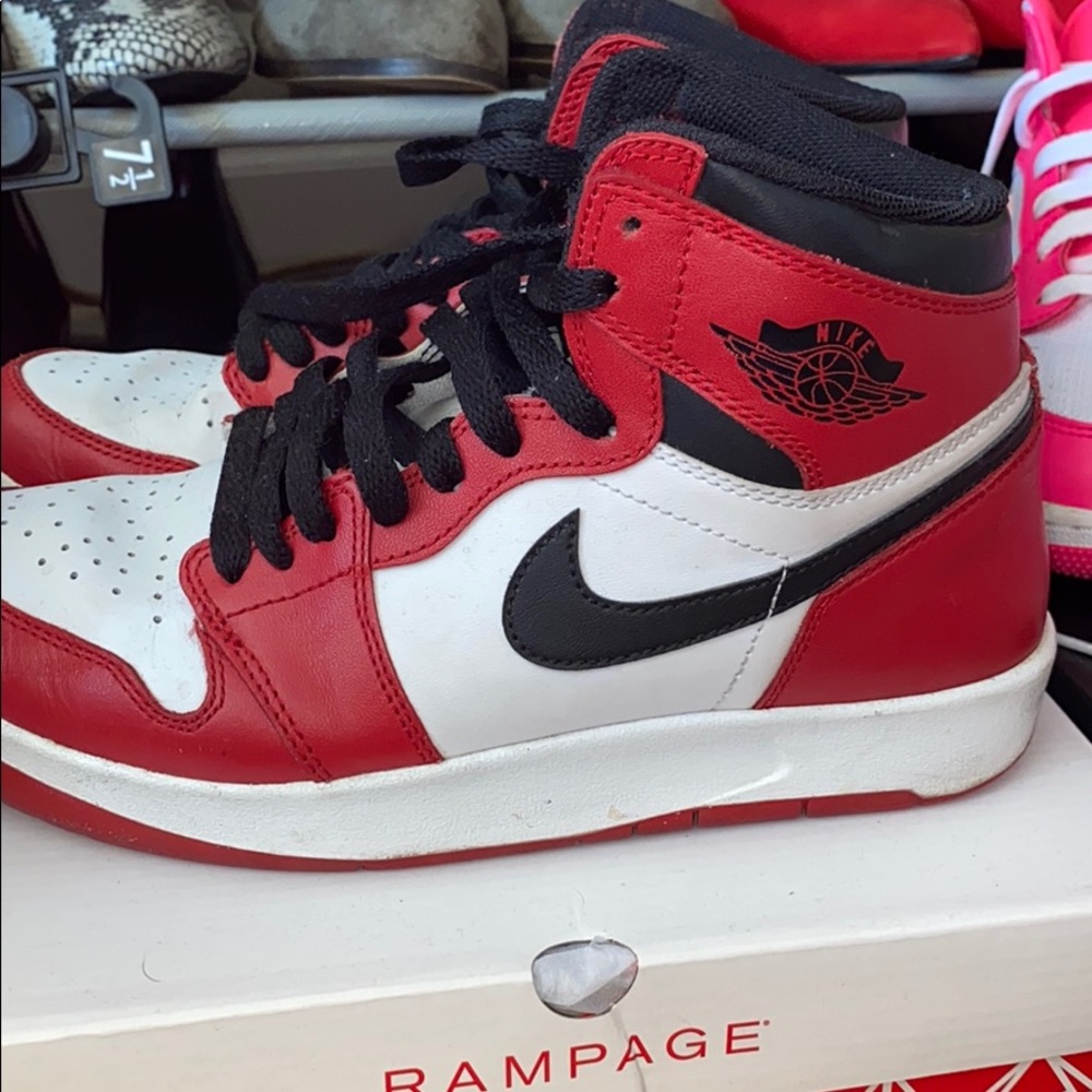 Nike Jordan’s mid